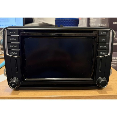 Rádio, originální VW pro Transpoter,caravalle T6 2016 a novější Cena : 7500 kč 🏠: libusšká 319/126, 14200 praha